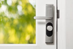 Smart dørlås i test 2026